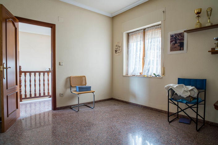 Image No.23-6 Bed Country House for sale