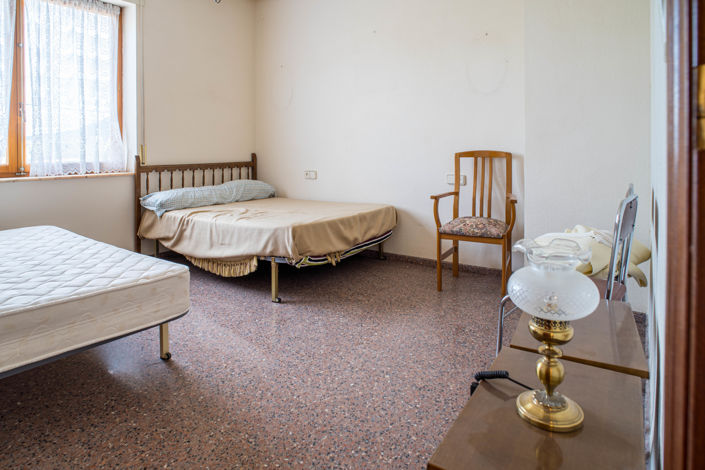 Image No.32-6 Bed Country House for sale