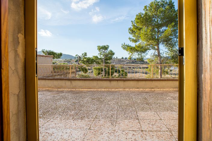 Image No.38-6 Bed Country House for sale