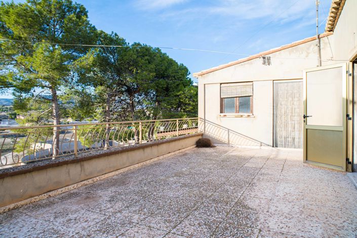 Image No.39-6 Bed Country House for sale