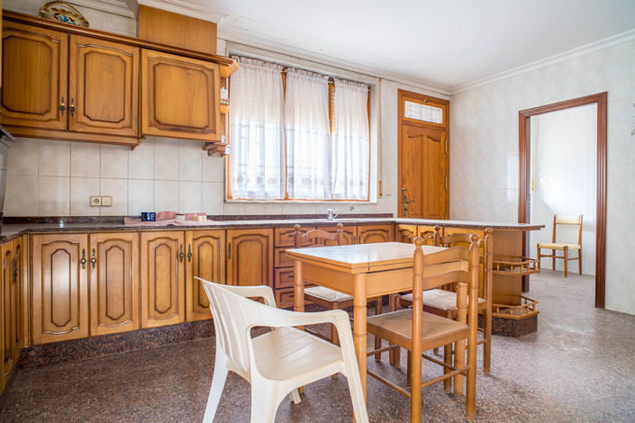 Image No.4-6 Bed Country House for sale