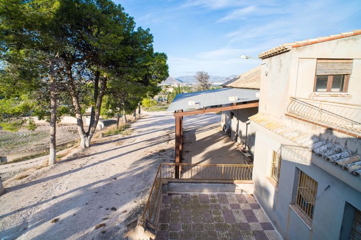 Image No.41-6 Bed Country House for sale