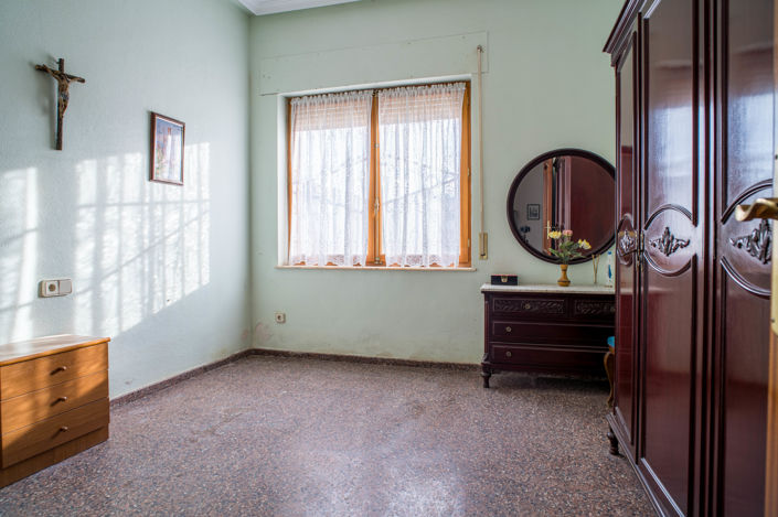 Image No.8-6 Bed Country House for sale