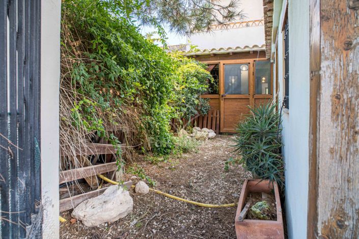 Image No.26-3 Bed Townhouse for sale