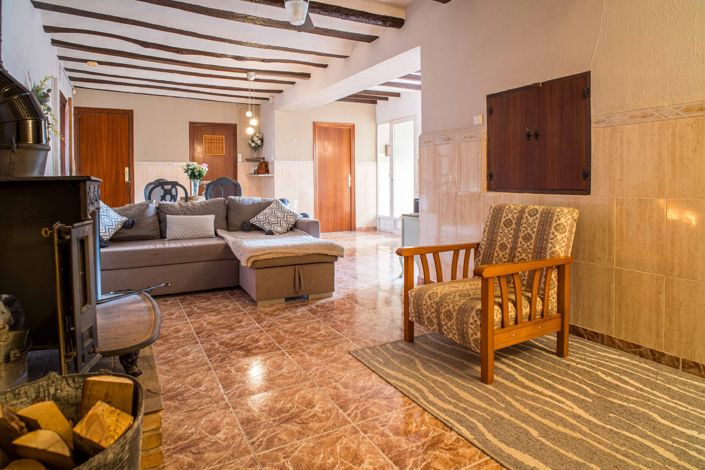 Image No.16-5 Bed Townhouse for sale