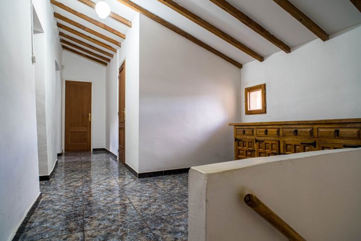 Image No.24-5 Bed Townhouse for sale