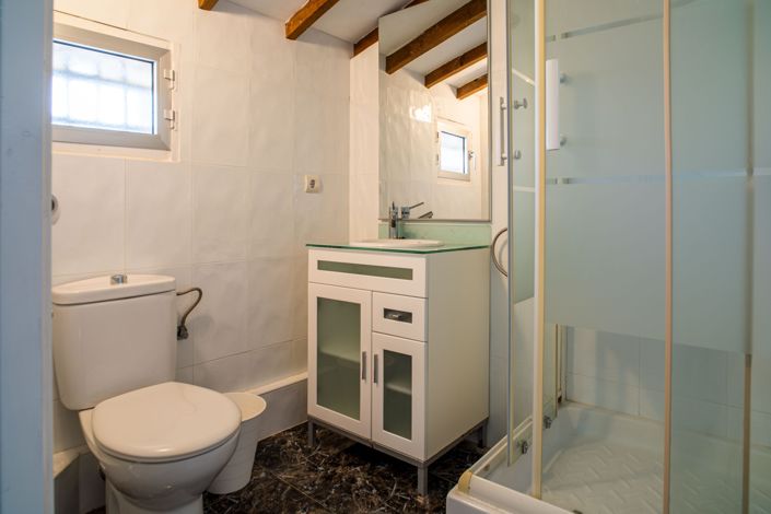 Image No.30-5 Bed Townhouse for sale