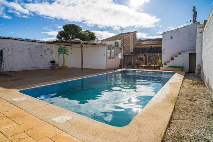 Image No.6-5 Bed Townhouse for sale