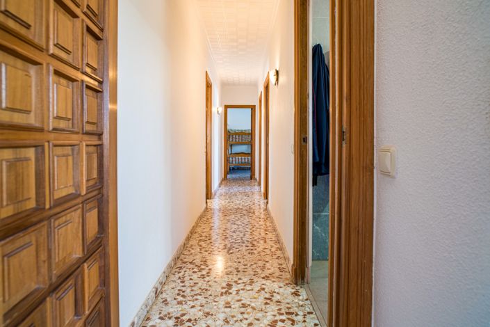 Image No.30-4 Bed Country House for sale