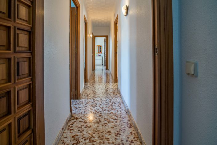 Image No.31-4 Bed Country House for sale