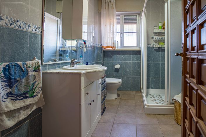 Image No.41-4 Bed Country House for sale