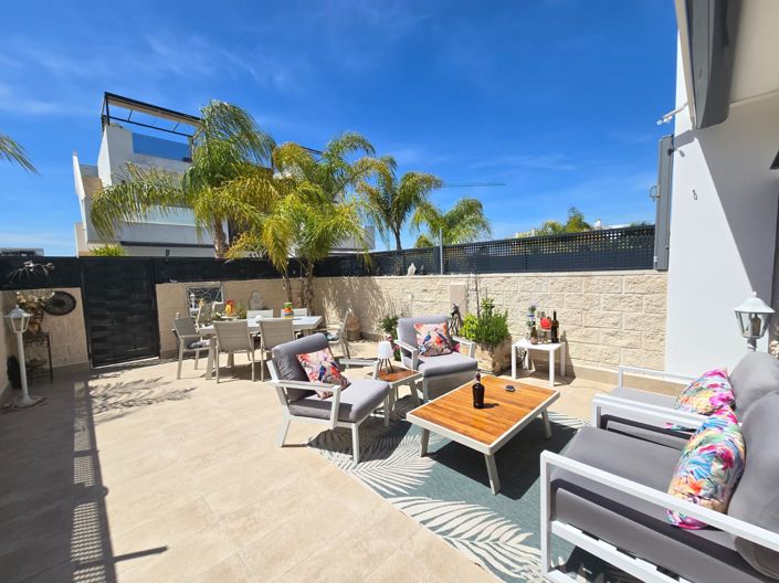 Image No.10-3 Bed Townhouse for sale