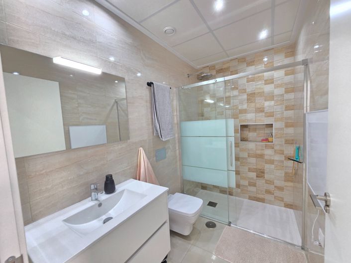 Image No.19-3 Bed Townhouse for sale