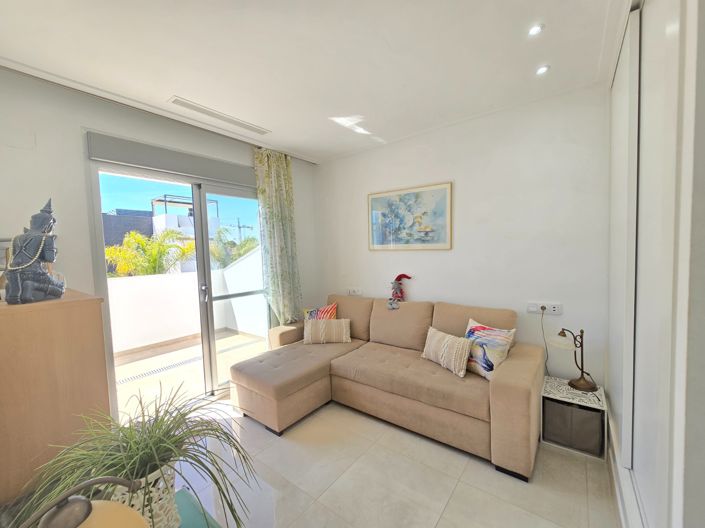 Image No.23-3 Bed Townhouse for sale