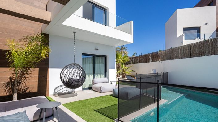 Image No.3-4 Bed Villa for sale