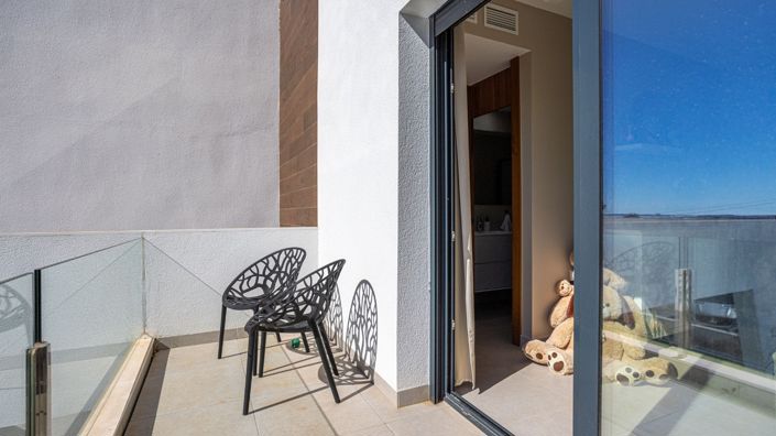 Image No.8-4 Bed Villa for sale