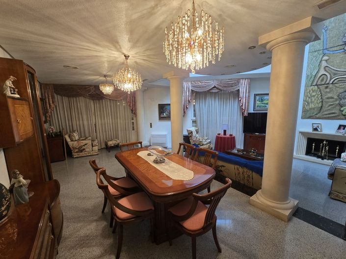 Image No.10-6 Bed Villa for sale