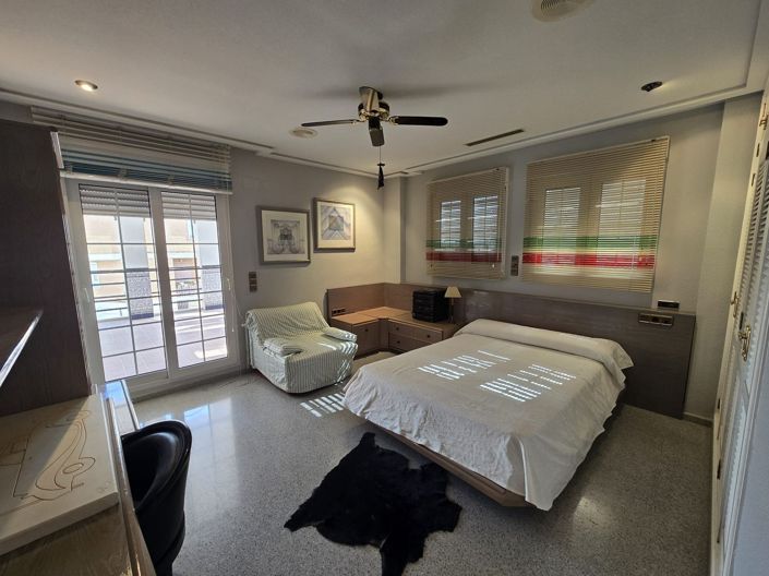 Image No.17-6 Bed Villa for sale