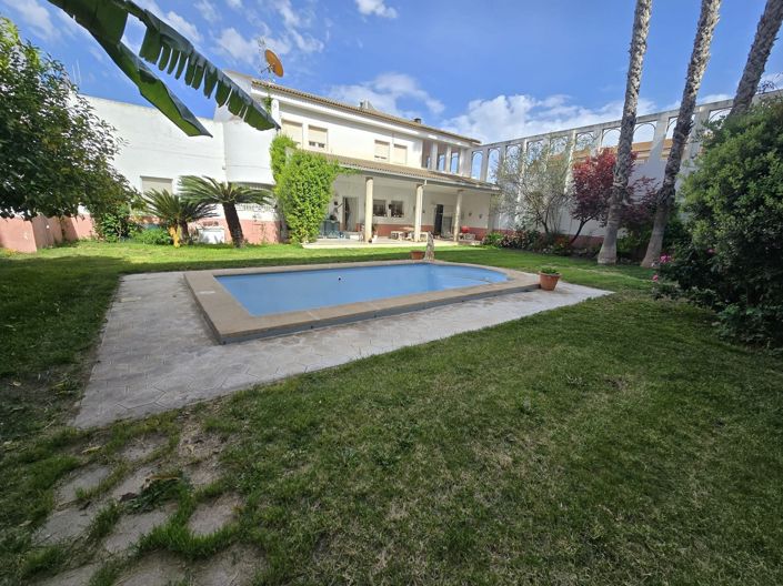 Image No.3-6 Bed Villa for sale