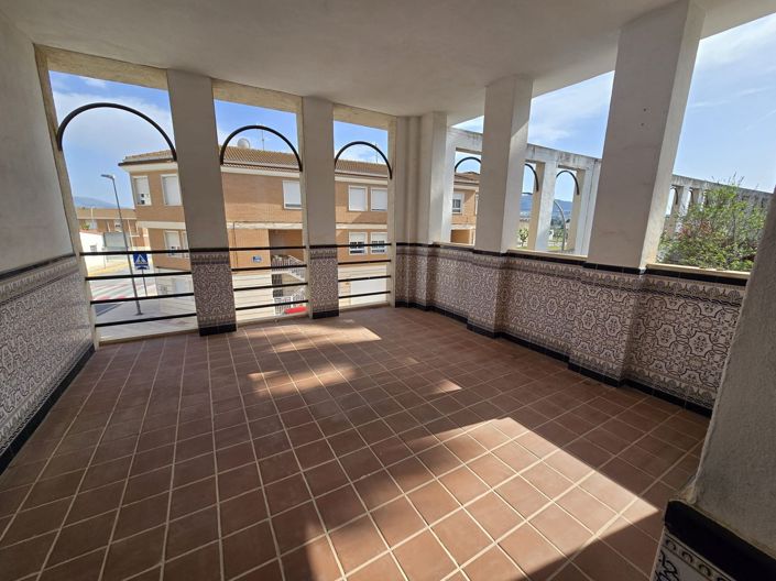 Image No.4-6 Bed Villa for sale