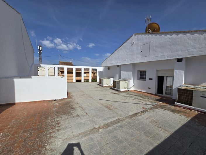 Image No.44-6 Bed Villa for sale