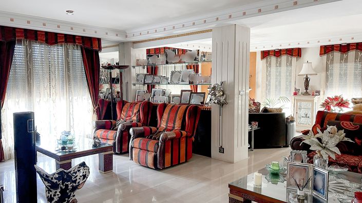 Image No.2-4 Bed Villa for sale