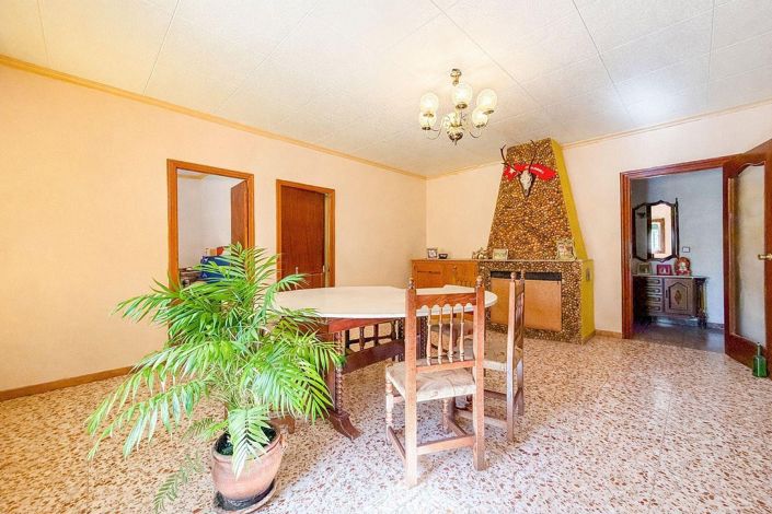 Image No.19-6 Bed Country House for sale