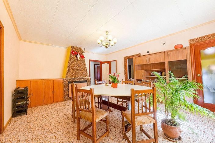 Image No.21-6 Bed Country House for sale