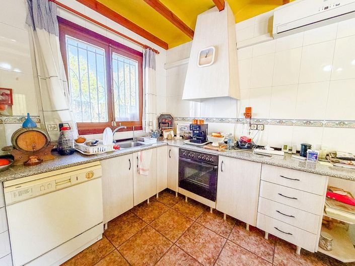 Image No.24-6 Bed Country House for sale