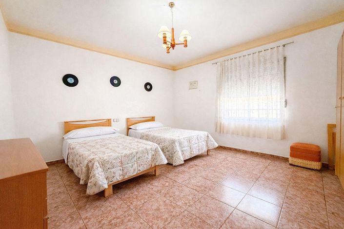 Image No.31-6 Bed Country House for sale