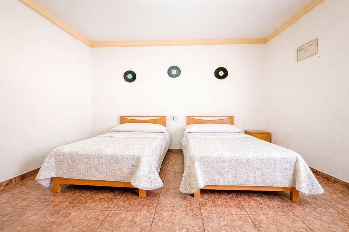 Image No.32-6 Bed Country House for sale