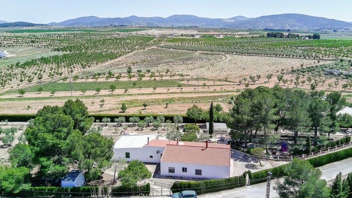 Image No.4-6 Bed Country House for sale