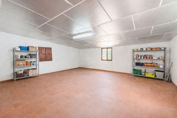Image No.42-6 Bed Country House for sale