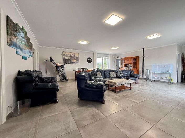 Image No.8-Villa de 4 chambres à vendre à Alicante