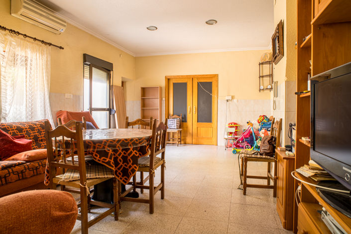Image No.10-5 Bed Townhouse for sale