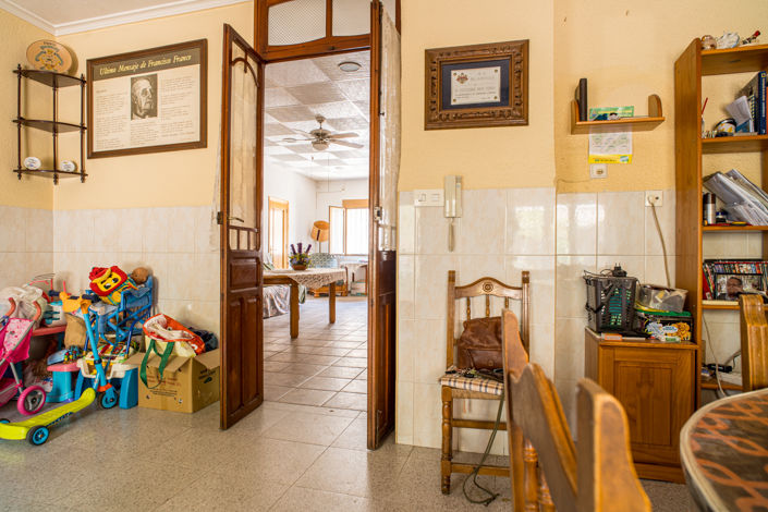 Image No.13-5 Bed Townhouse for sale