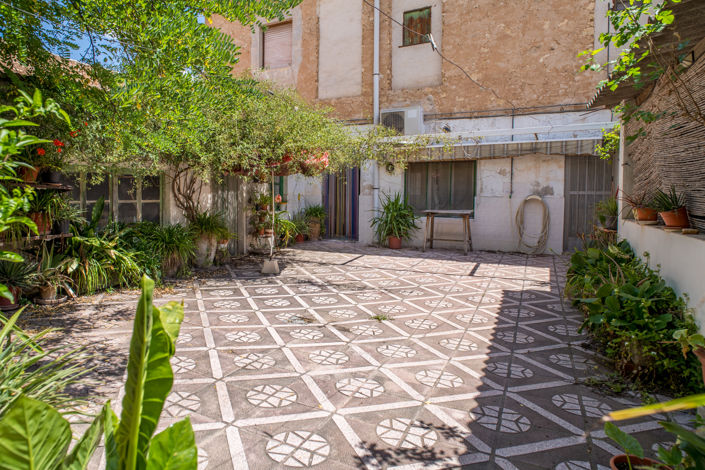 Image No.24-5 Bed Townhouse for sale