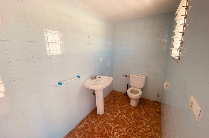 Image No.15-3 Bed Villa for sale