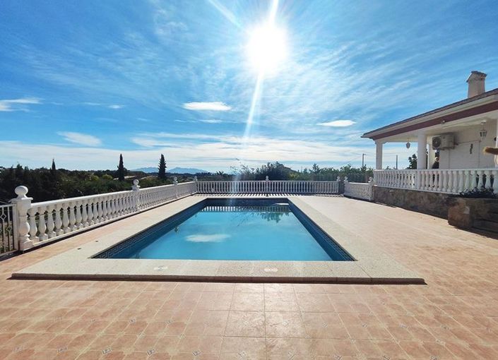 Image No.2-3 Bed Villa for sale
