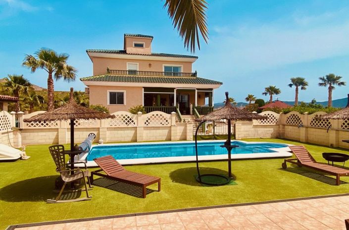 Image No.15-4 Bed Villa for sale