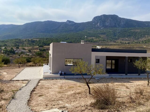 Image No.7-3 Bed Villa for sale