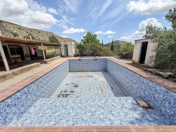 Image No.6-5 Bed Villa for sale