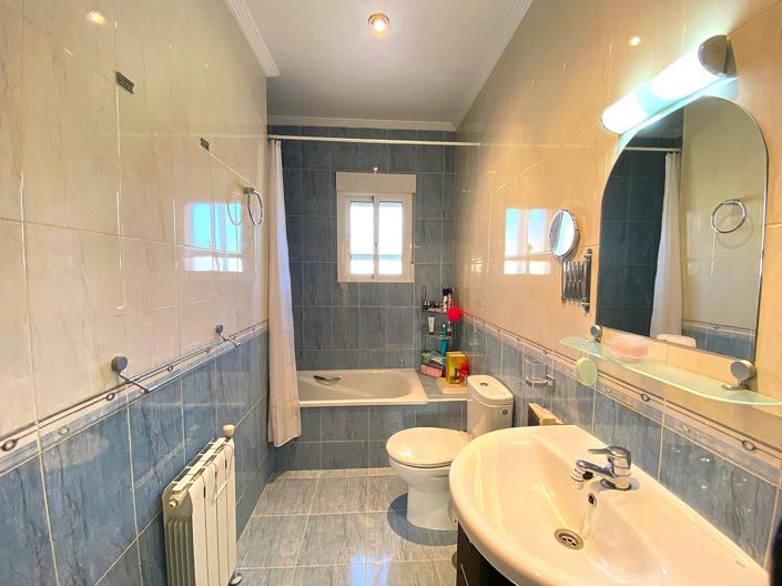 Image No.40-4 Bed Villa for sale