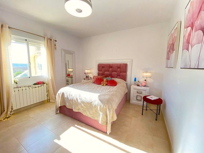 Image No.42-4 Bed Villa for sale