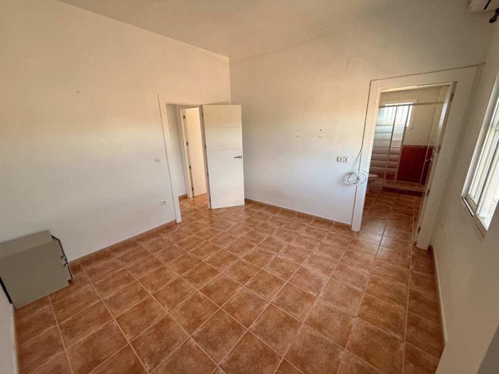 Image No.19-3 Bed Villa for sale