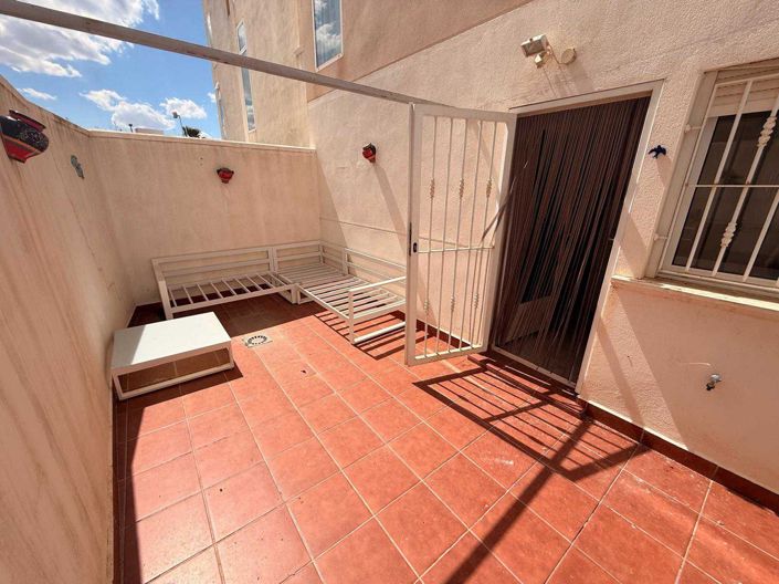 Image No.16-2 Bed Townhouse for sale
