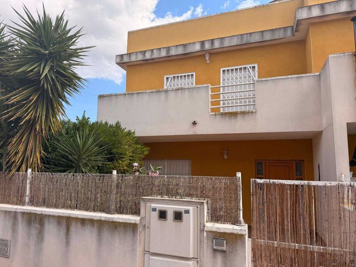 Image No.2-2 Bed Townhouse for sale