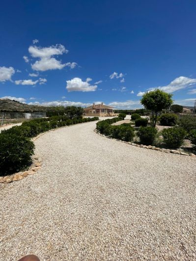 Image No.2-4 Bed Villa for sale
