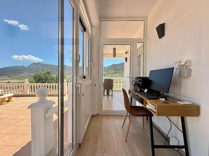 Image No.42-4 Bed Villa for sale