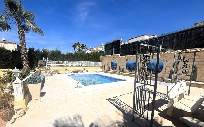 Image No.33-4 Bed Villa for sale